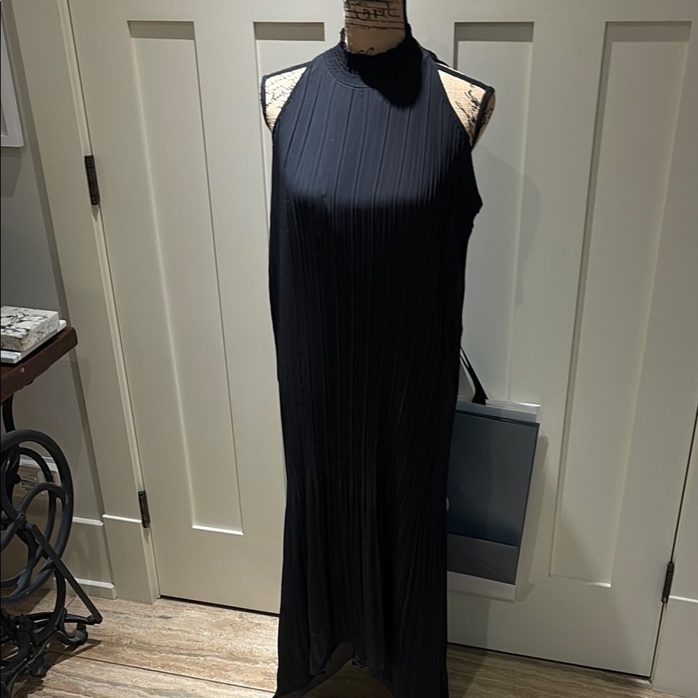 Elegant Black Sleeveless Halter Maxi Dress